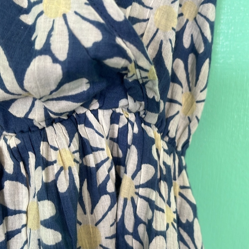 American Eagle daisy print romper - Picture 3 of 8